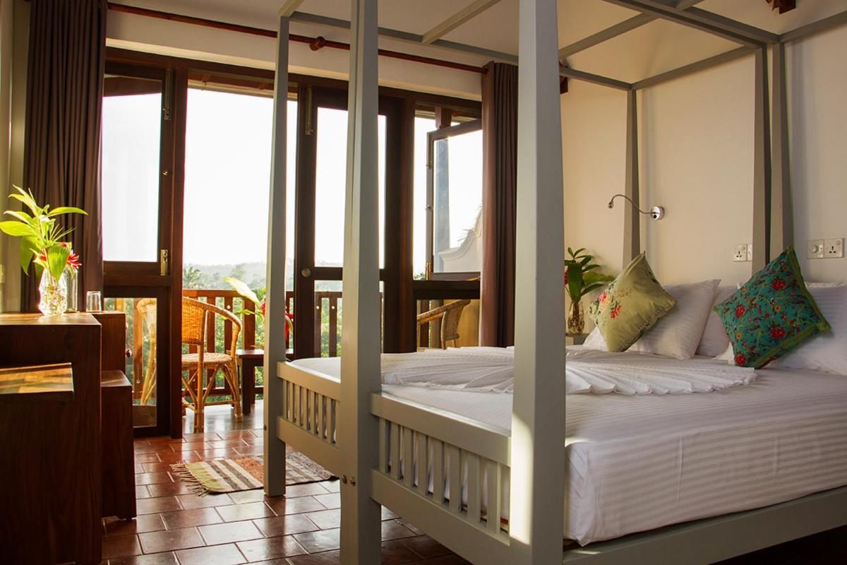 ウナワトゥナ Sri Yoga Shala Bed & Breakfast エクステリア 写真