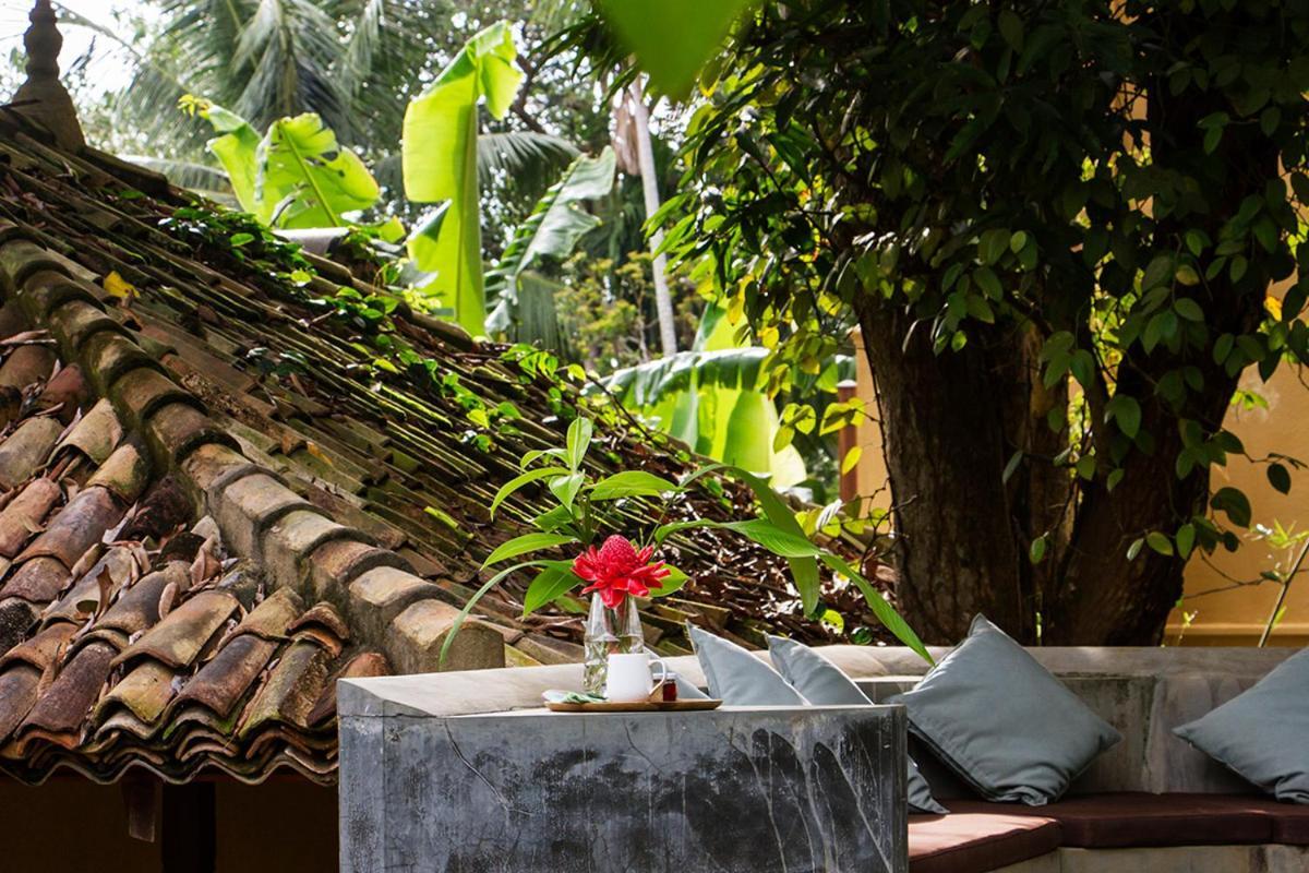 ウナワトゥナ Sri Yoga Shala Bed & Breakfast エクステリア 写真